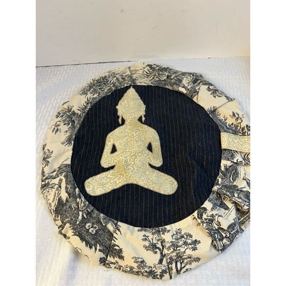 Stitch‎ & Spoke Linda Varekamp Budda round pillow case 17.5" Asian
